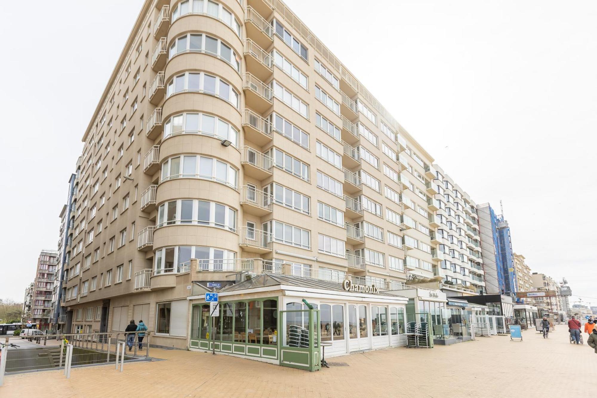 Miramar - Garage Available Apartment Остенде Екстериор снимка